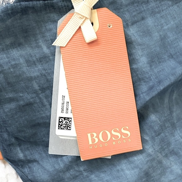 NWT Hugo Boss Textured Cotton Scarf Denim Blue Fringe Edge - Picture 5 of 10